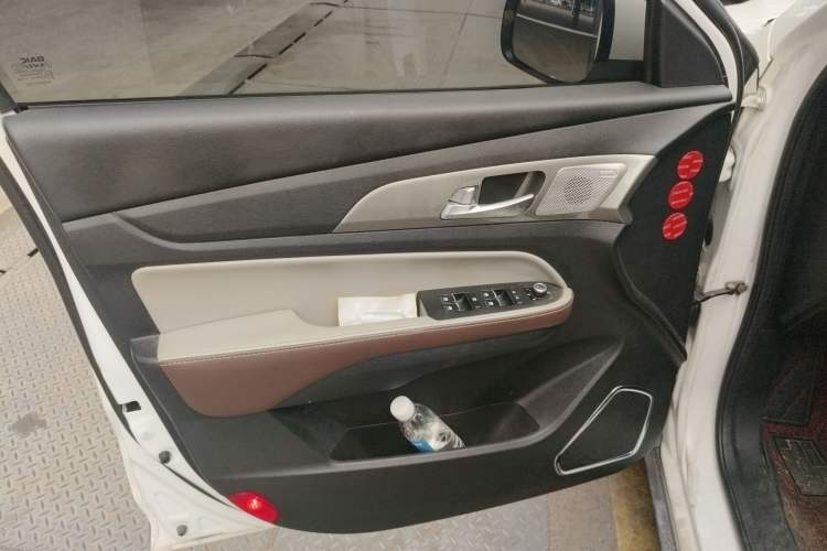 Used HYOSOW S5 2017 1.3T CVT Prestige Edition Left Front Door Interior