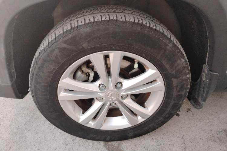 Used HYOSOW S5 2017 1.3T Manual Prestige Edition Left Front Wheel Hub