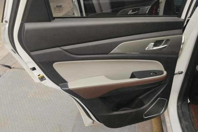 Used HYOSOW S5 2017 1.3T CVT Prestige Edition Left Rear Door Interior