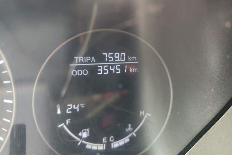 Used HYOSOW S5 2017 1.3T Manual Luxury Model Odometer Close Up