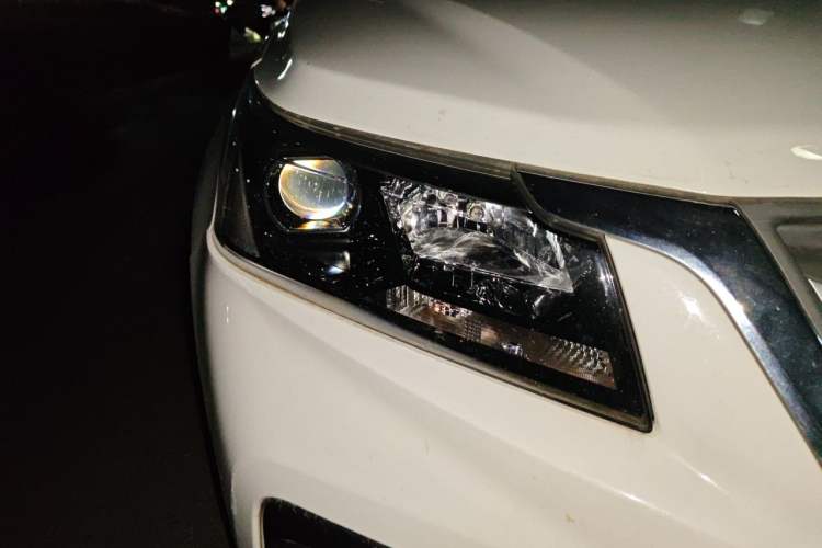 Used HYOSOW S5 2017 1.3T Manual Prestige Edition Right Front Headlight