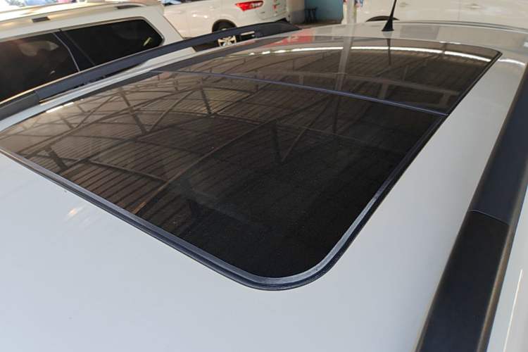 Used HYOSOW S5 2017 1.3T Manual Luxury Model Roof