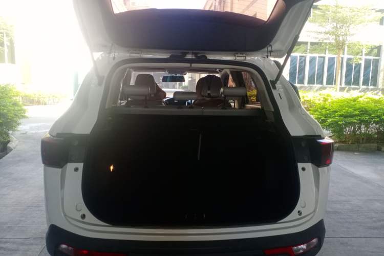 Used HYOSOW S5 2017 1.3T Manual Luxury Model Trunk