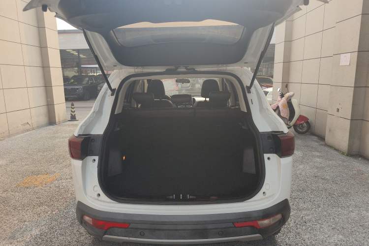 Used HYOSOW S5 2017 1.3T CVT Prestige Edition Trunk