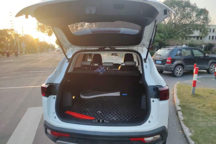 Used HYOSOW S5 2017 1.3T CVT Prestige Edition Trunk