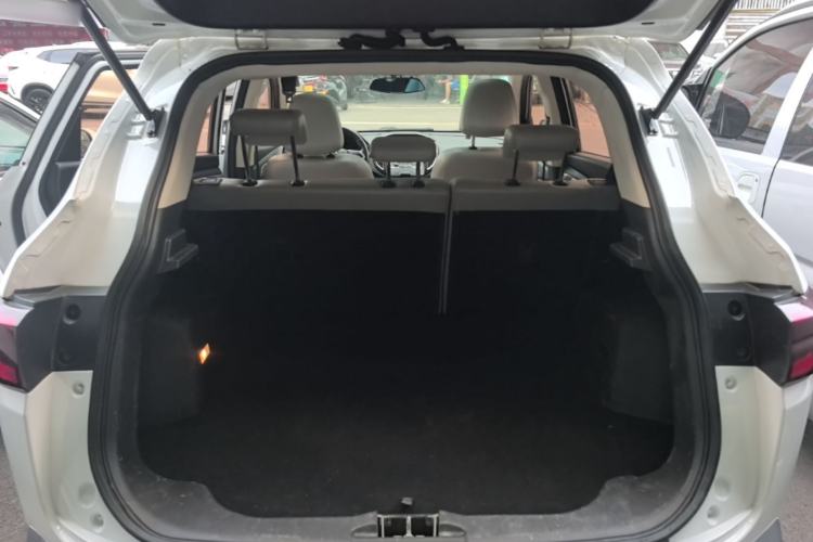 Used HYOSOW S5 2017 1.3T Manual Prestige Edition Trunk
