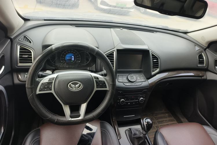 Used HYOSOW S6 2016 1.5T Manual Smart Edition Center Console