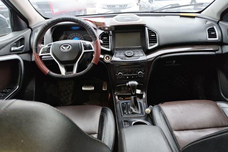 Used HYOSOW S6 2016 1.5T CVT Premium Edition Center Console