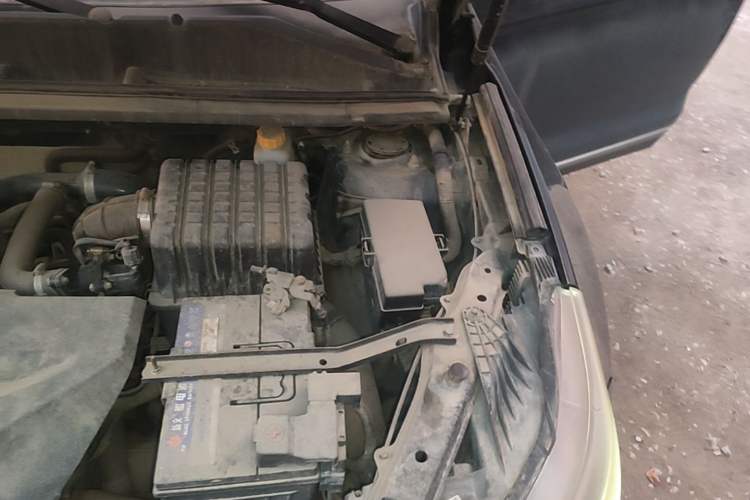 Used HYOSOW S6 2016 1.5T Manual Leading Model Engine Bay Left