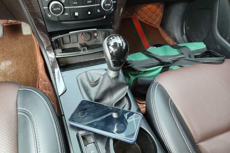 Used HYOSOW S6 2016 1.5T Manual Smart Edition Gear Lever