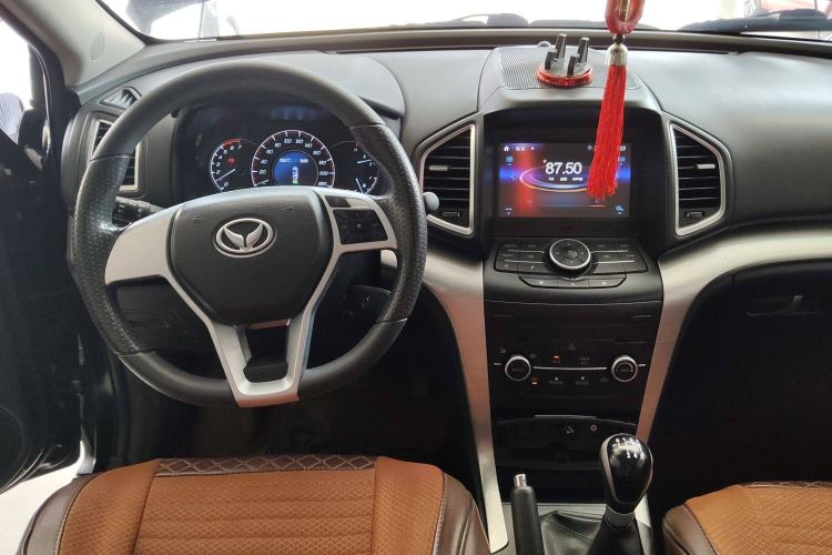 Used HYOSOW S6 2016 1.5T Manual Fashion Model Interior 2