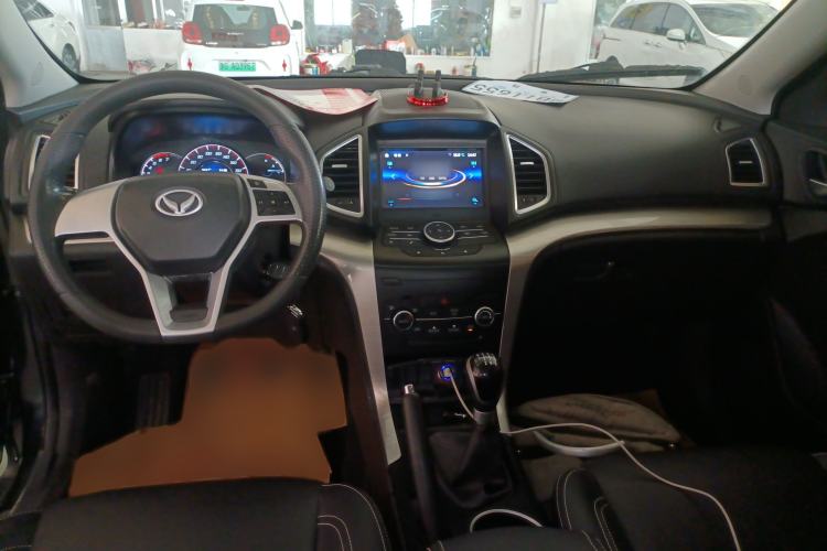 Used HYOSOW S6 2016 1.5T Manual Fashion Model Interior 2