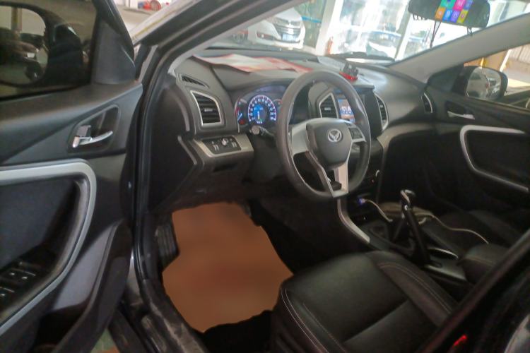 Used HYOSOW S6 2016 1.5T Manual Fashion Model Interior 3