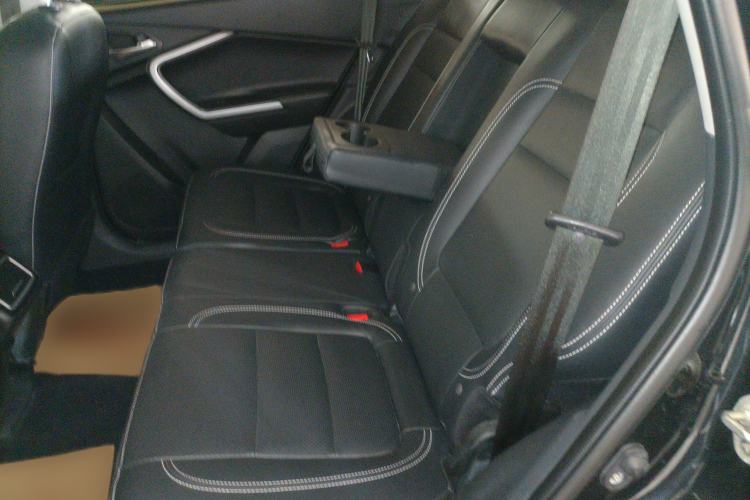 Used HYOSOW S6 2016 1.5T Manual Fashion Model Interior 4