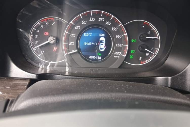 Used HYOSOW S6 2016 1.5T Manual Leading Model Odometer Close Up