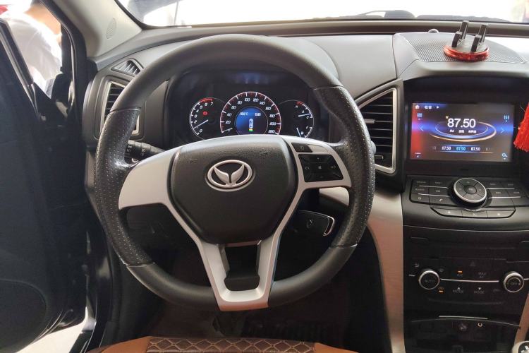 Used HYOSOW S6 2016 1.5T Manual Fashion Model Steering Wheel