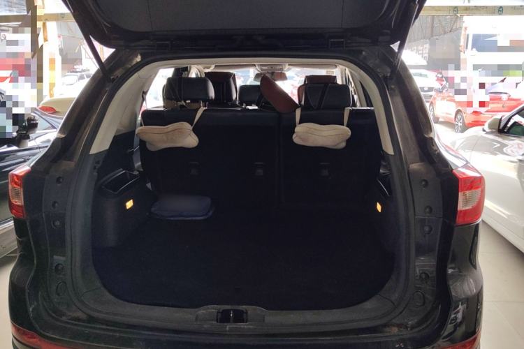 Used HYOSOW S6 2016 1.5T Manual Fashion Model Trunk