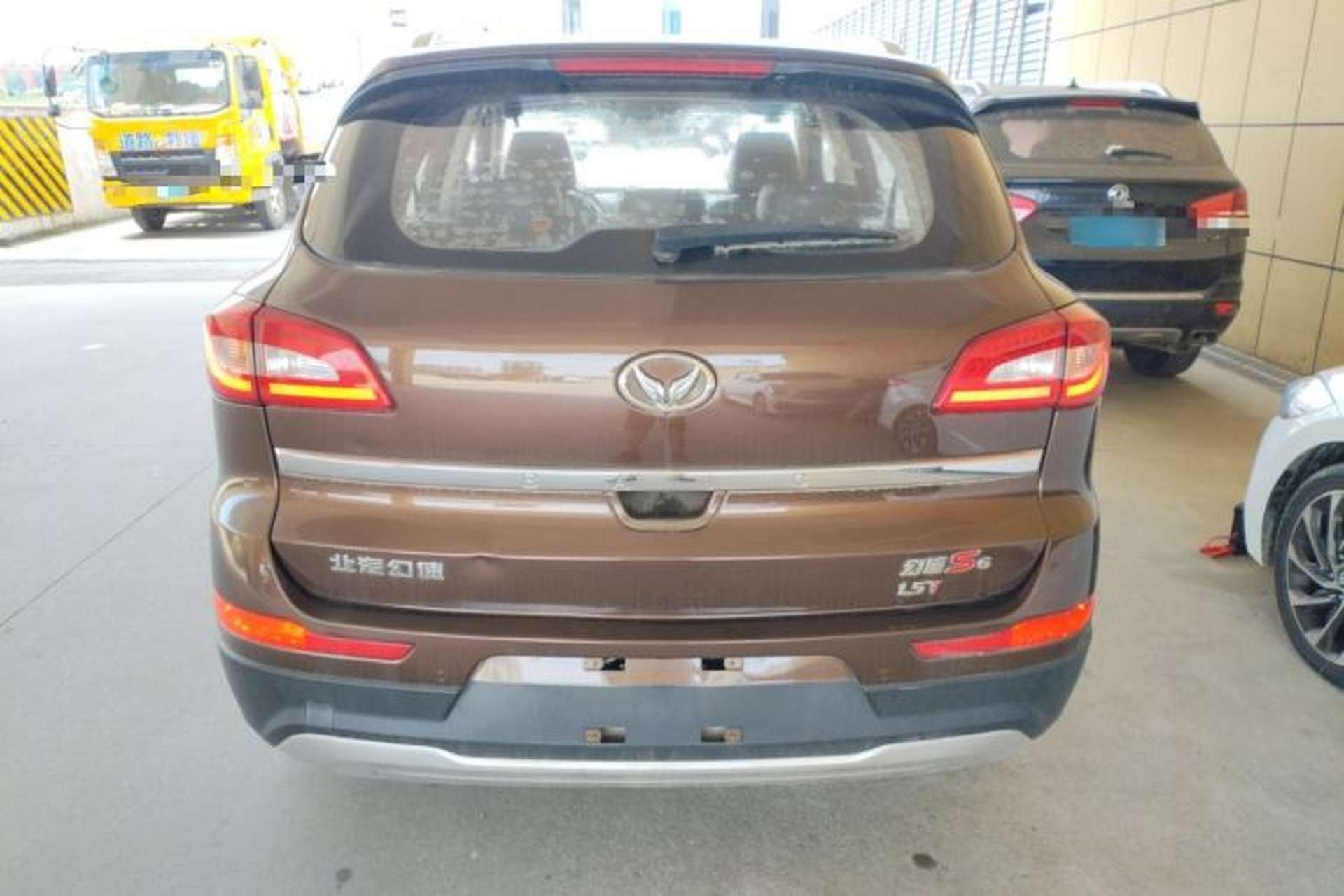 Used HYOSOW S6 2016 1.5T Manual Leading Model Exterior 4