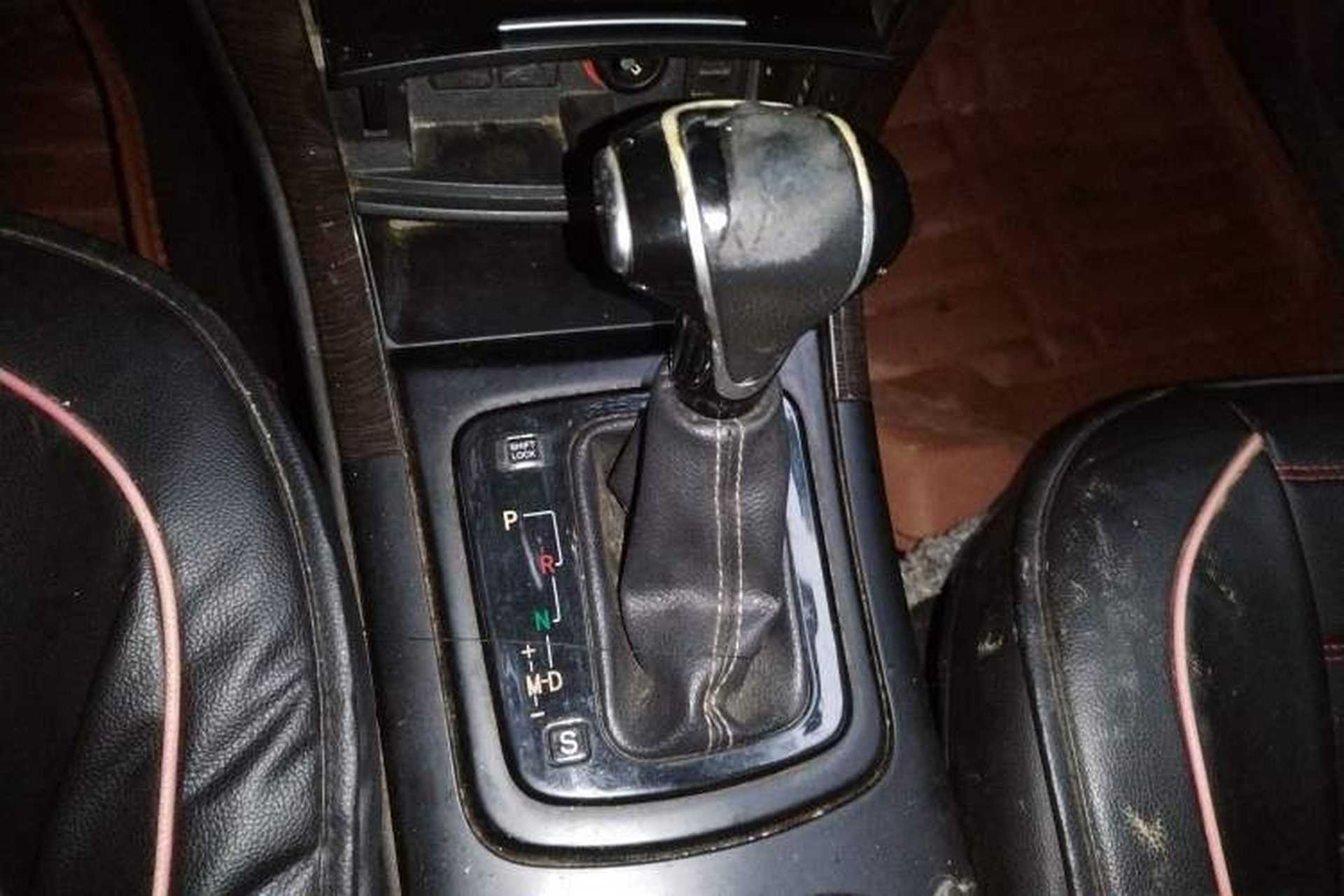 Used HYOSOW S6 2016 1.5T CVT Enjoyment Model Gear Lever