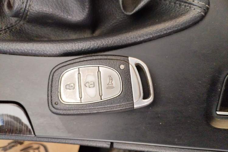 Used HYOSOW S6 2016 1.5T Manual Leading Model Interior 1