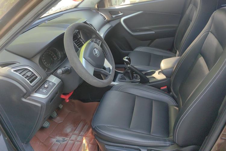 Used HYOSOW S6 2016 1.5T Manual Fashion Model Interior 3