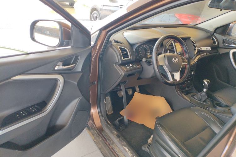Used HYOSOW S6 2016 1.5T Manual Leading Model Interior 3