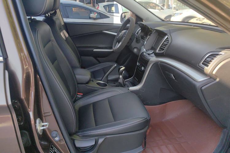 Used HYOSOW S6 2016 1.5T Manual Fashion Model Interior 5