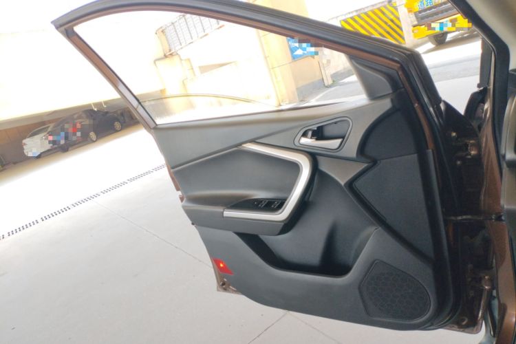 Used HYOSOW S6 2016 1.5T Manual Leading Model Interior 7