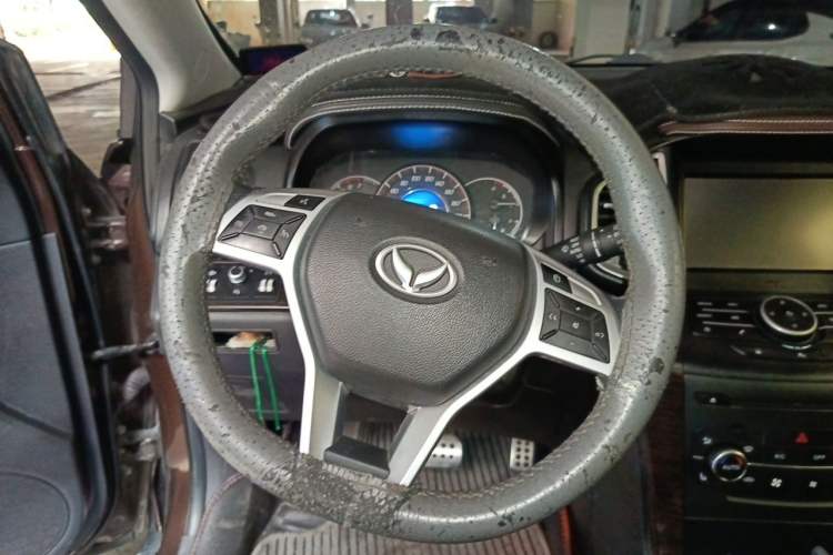 Used HYOSOW S6 2016 1.5T CVT Premium Edition Steering Wheel