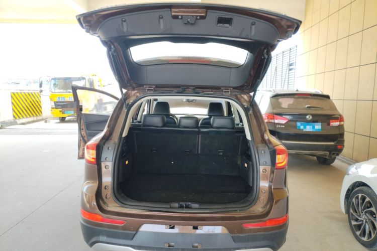 Used HYOSOW S6 2016 1.5T Manual Leading Model Trunk