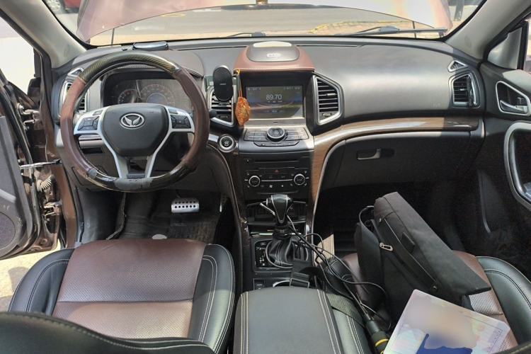 Used HYOSOW S6 2016 1.5T CVT Premium Edition Center Console