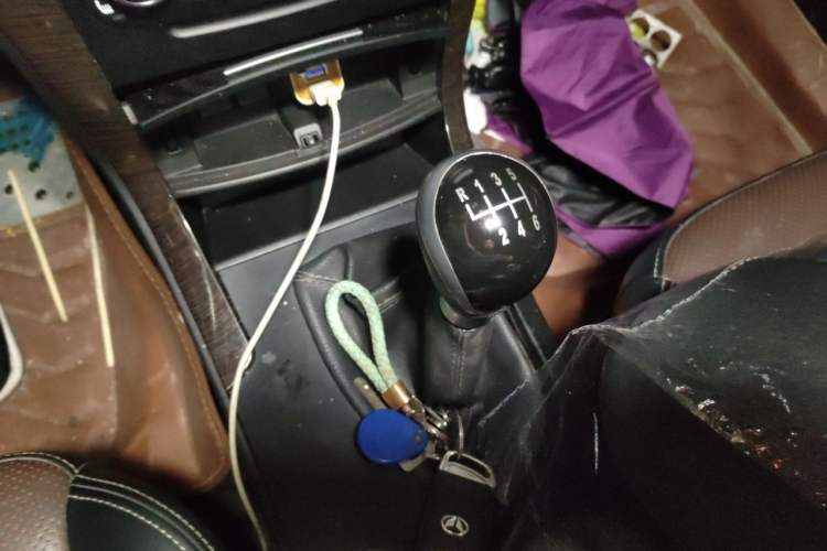 Used HYOSOW S6 2016 1.5T Manual Smart Edition Gear Lever