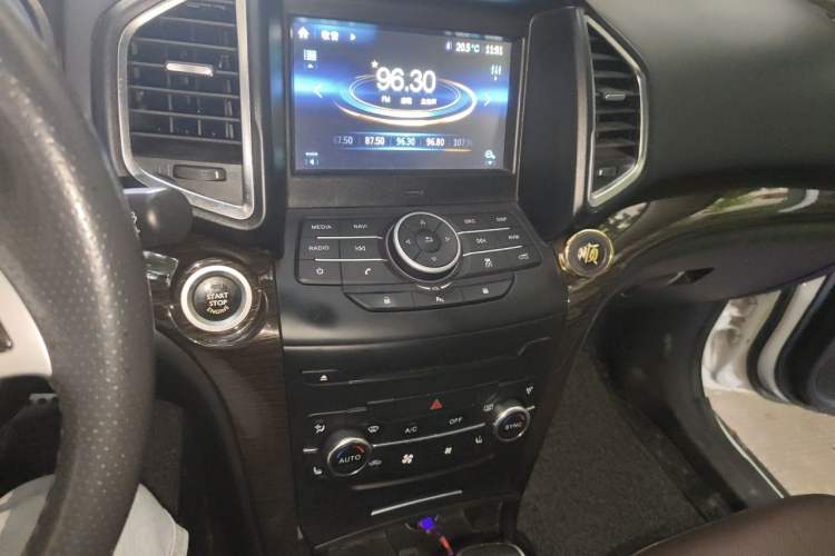 Used HYOSOW S6 2016 1.5T CVT Premium Edition Audio And AC Panel