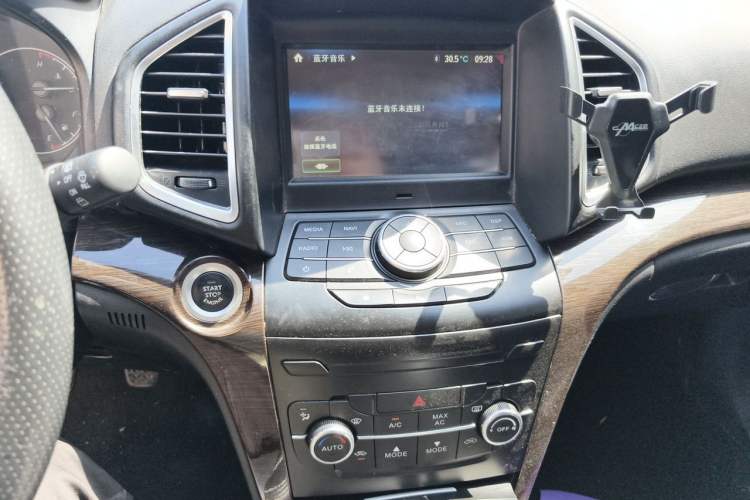 Used HYOSOW S6 2016 1.5T Manual Leading Model Audio And AC Panel