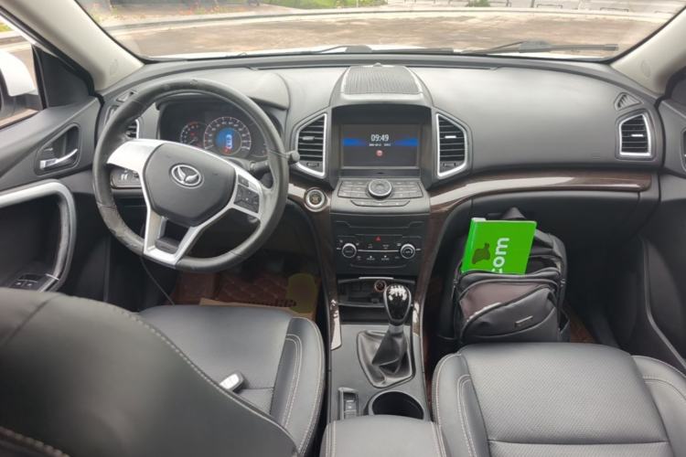 Used HYOSOW S6 2016 1.5T Manual Leading Model Center Console