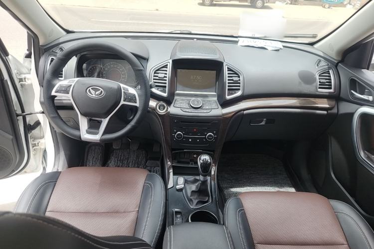 Used HYOSOW S6 2016 1.5T Manual Smart Edition Center Console