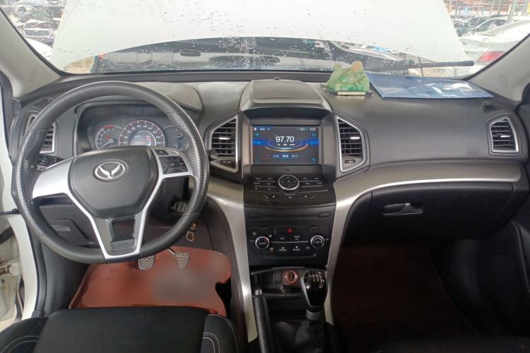 Used HYOSOW S6 2016 1.5T Manual Fashion Model Center Console