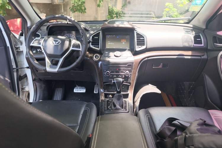 Used HYOSOW S6 2016 1.5T CVT Enjoyment Model Center Console