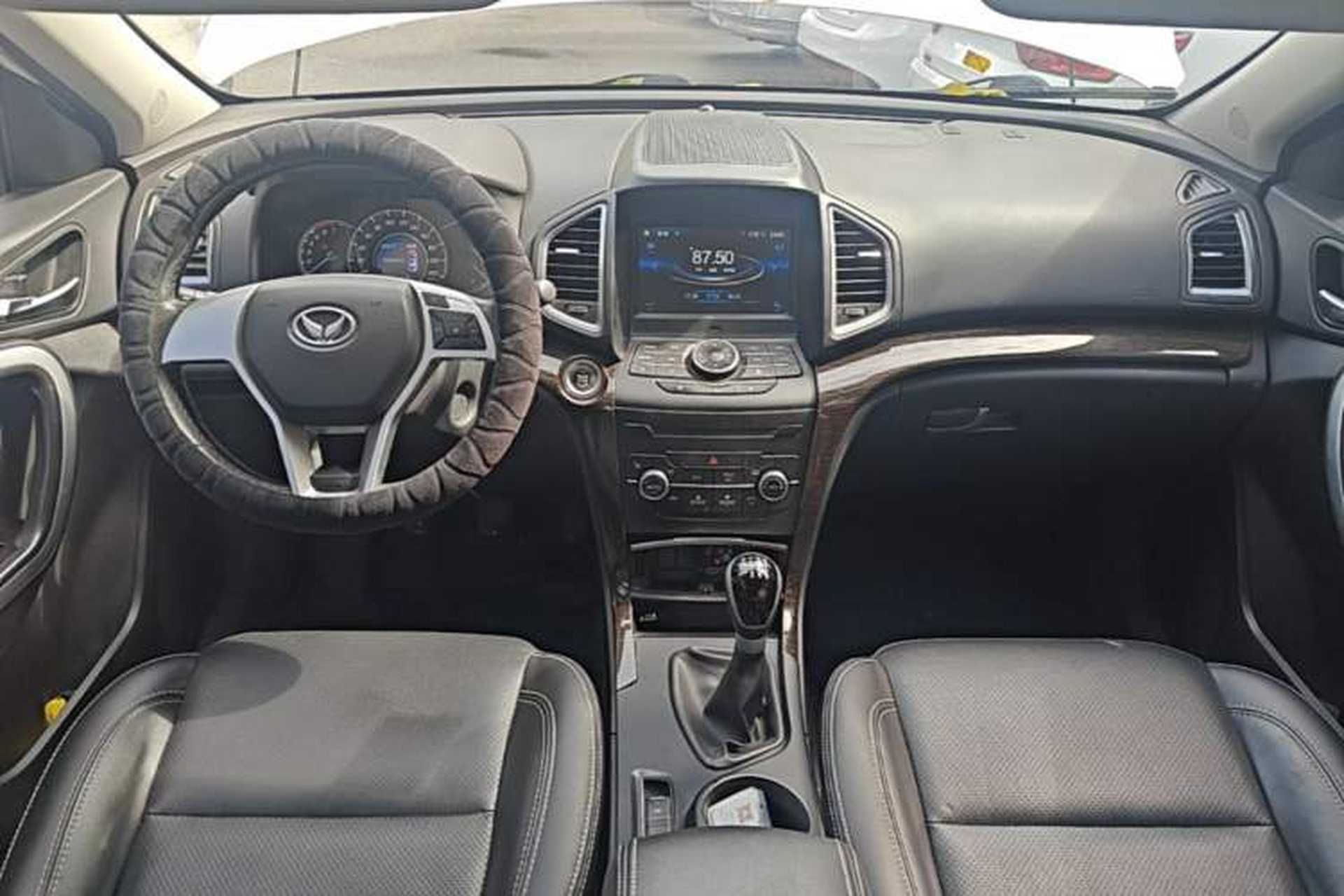 Used HYOSOW S6 2016 1.5T Manual Leading Model Center Console