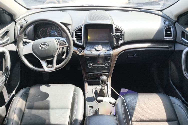 Used HYOSOW S6 2016 1.5T Manual Leading Model Center Console