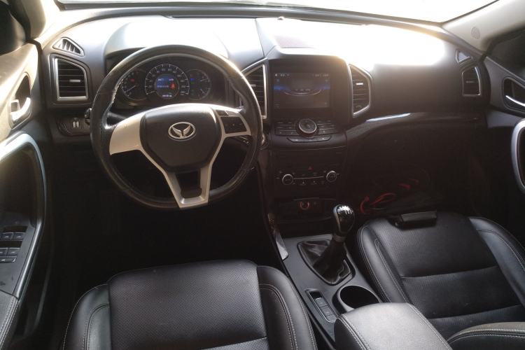 Used HYOSOW S6 2016 1.5T Manual Leading Model Center Console