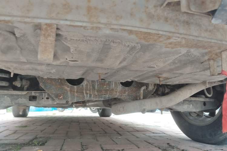 Used HYOSOW S6 2016 1.5T Manual Fashion Model Chassis Rear