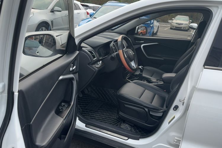 Used HYOSOW S6 2016 1.5T Manual Leading Model Driver Seat
