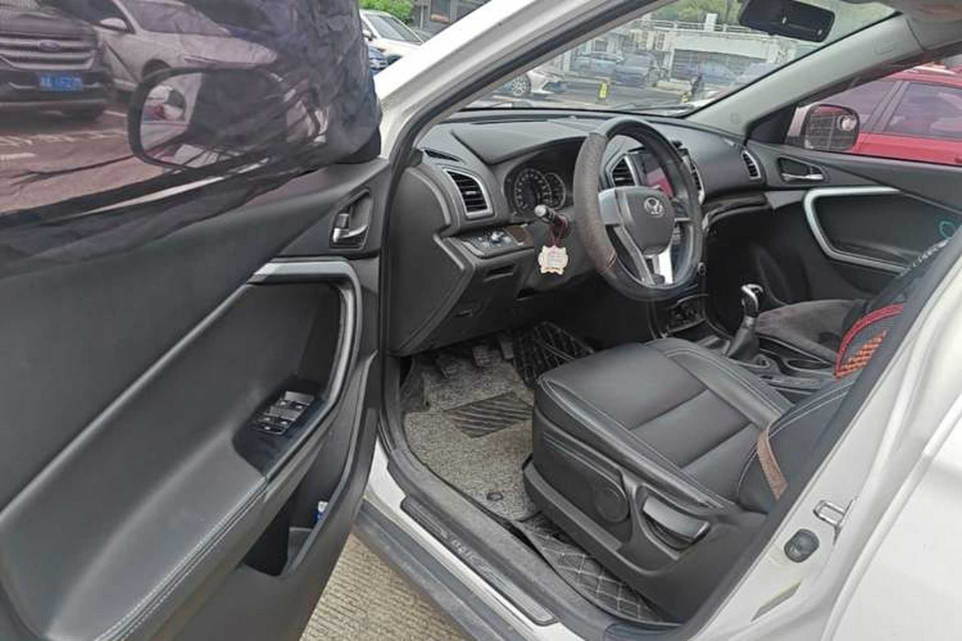 Used HYOSOW S6 2016 1.5T Manual Leading Model Driver Seat