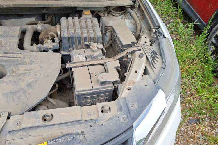 Used HYOSOW S6 2016 1.5T Manual Leading Model Engine Bay Left