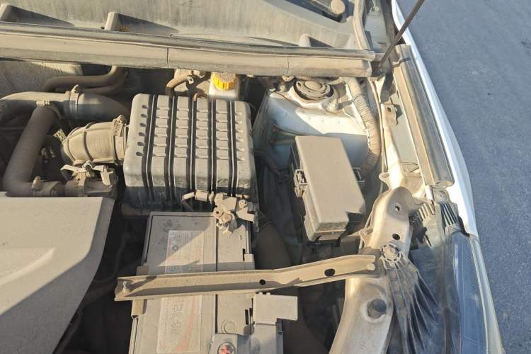 Used HYOSOW S6 2016 1.5T Manual Leading Model Engine Bay Left