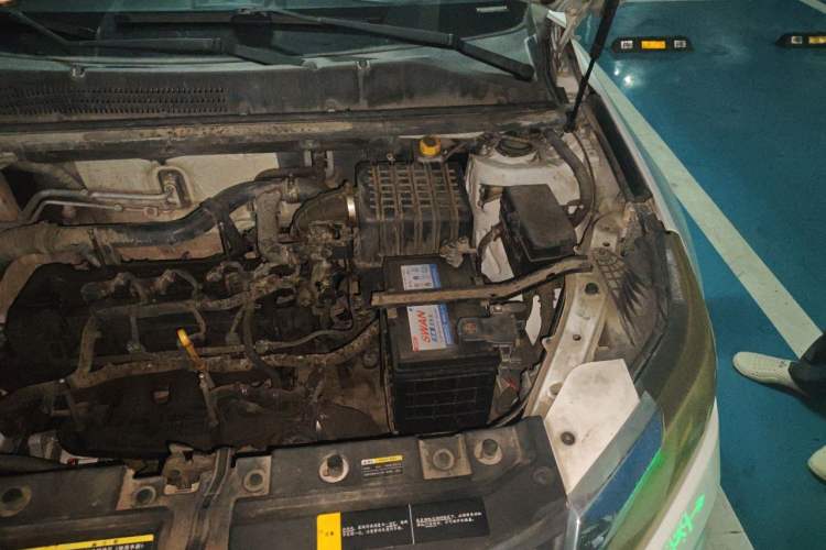 Used HYOSOW S6 2016 1.5T Manual Fashion Model Engine Bay Left