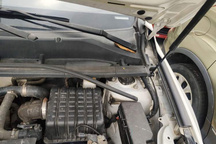 Used HYOSOW S6 2016 1.5T Manual Smart Edition Engine Bay Left