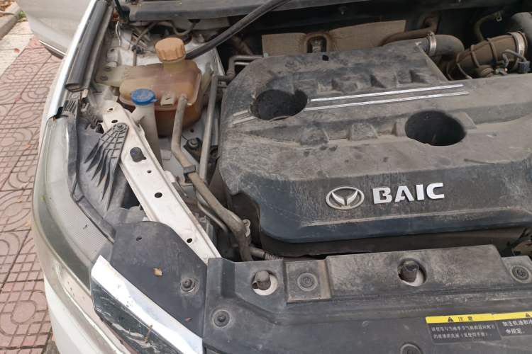 Used HYOSOW S6 2016 1.5T Manual Fashion Model Engine Bay Right