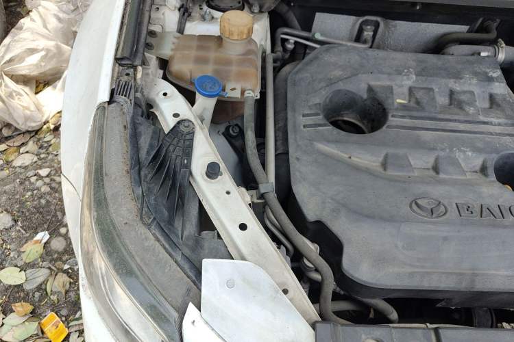 Used HYOSOW S6 2016 1.5T Manual Leading Model Engine Bay Right